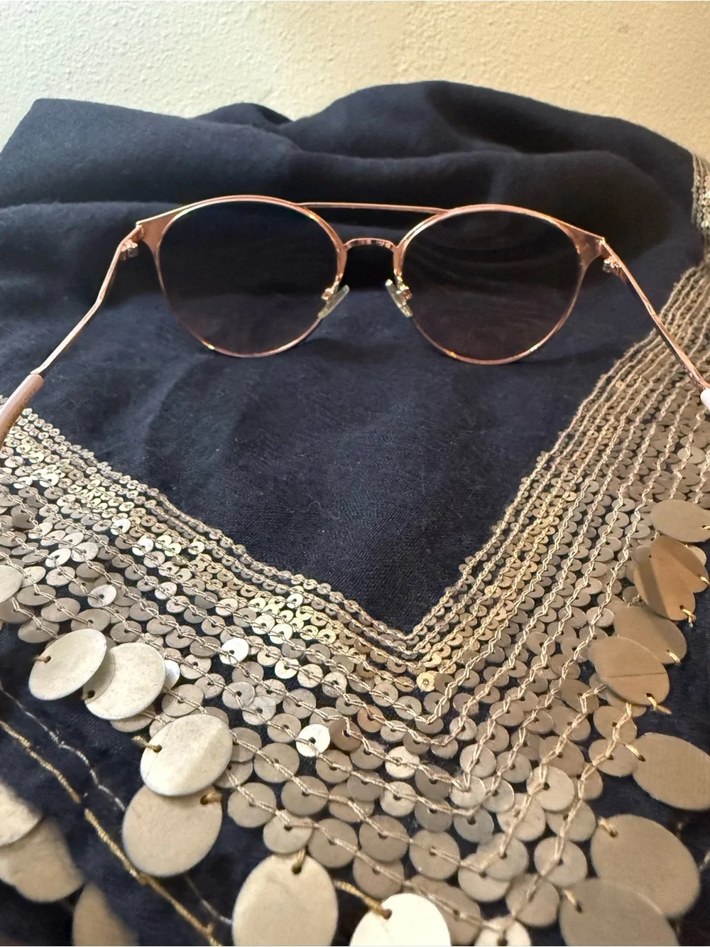 Women's Round Metal Frame Sunglasses in Rose Gold